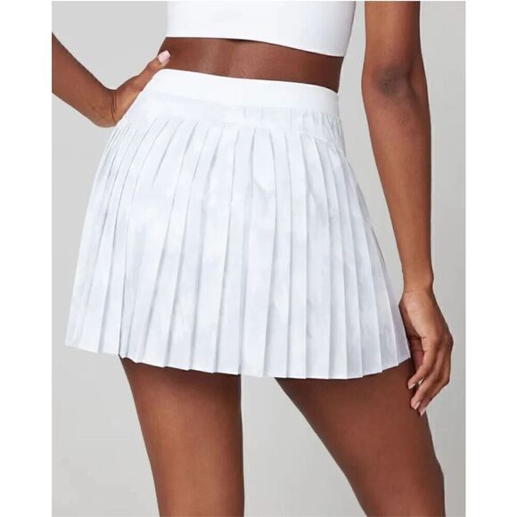 Spanx The Get Moving Pleated Skort White Camo small new - Picture 3 of 13
